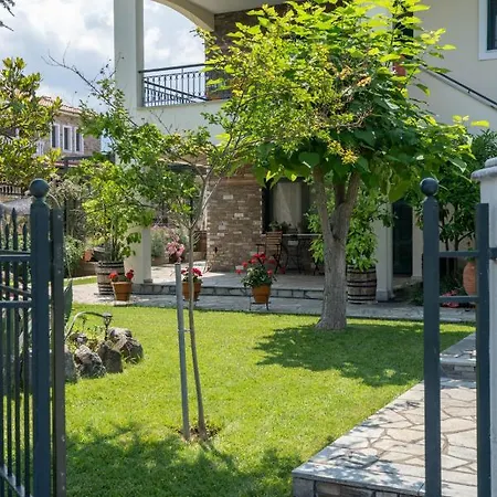 Wonderful House In Лептокария