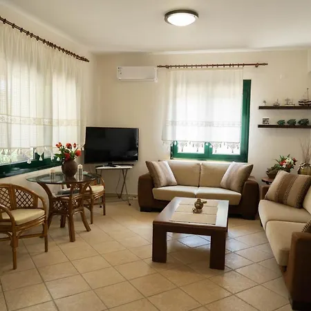Wonderful House In * Лептокария