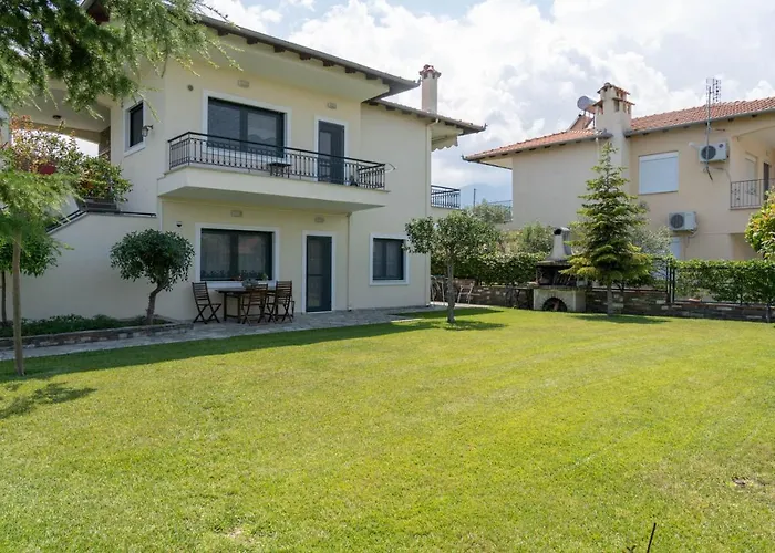 Wonderful House In * Leptokaryá